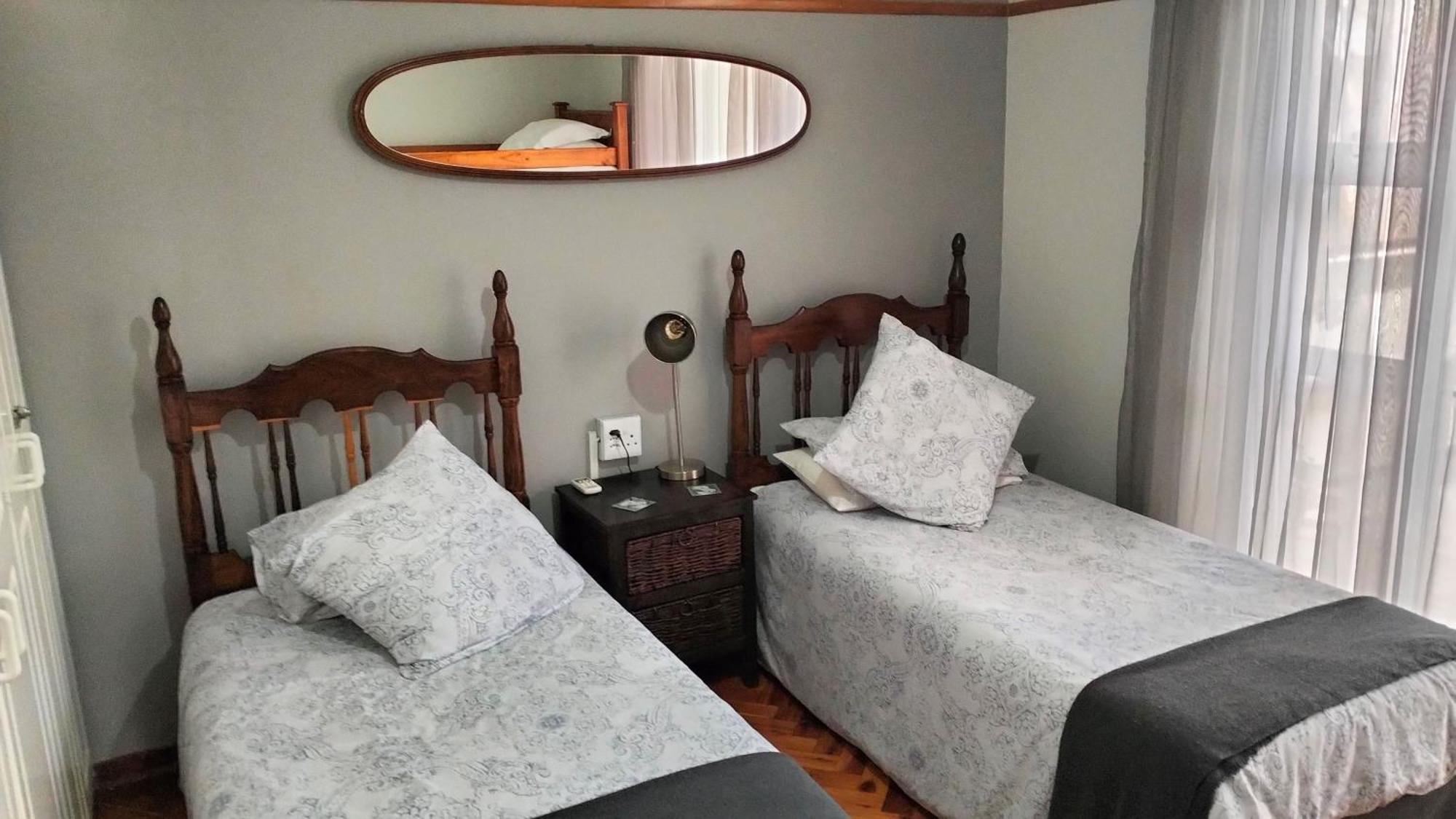 Anri Guesthouse Блоемфонтейн Екстериор снимка
