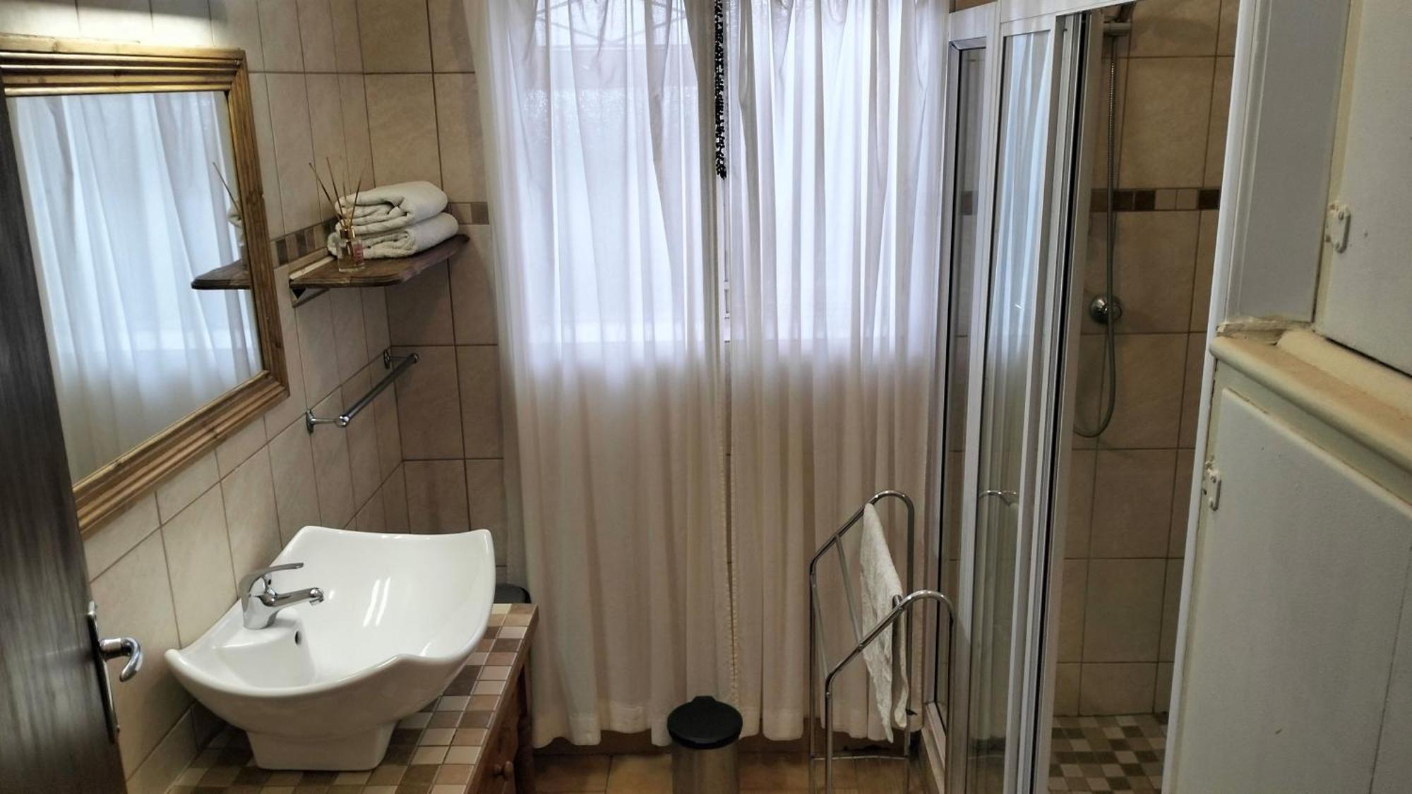 Anri Guesthouse Блоемфонтейн Екстериор снимка