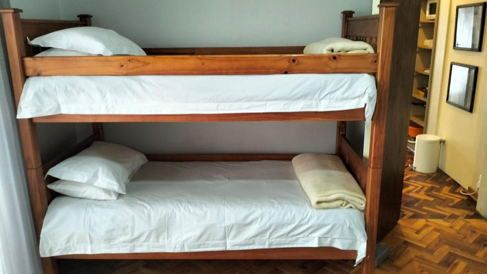 Anri Guesthouse Блоемфонтейн Екстериор снимка