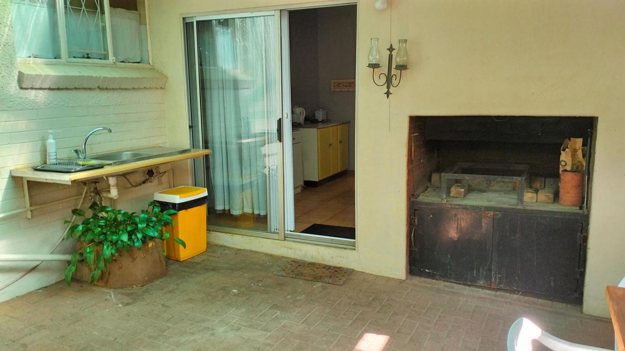 Anri Guesthouse Блоемфонтейн Екстериор снимка