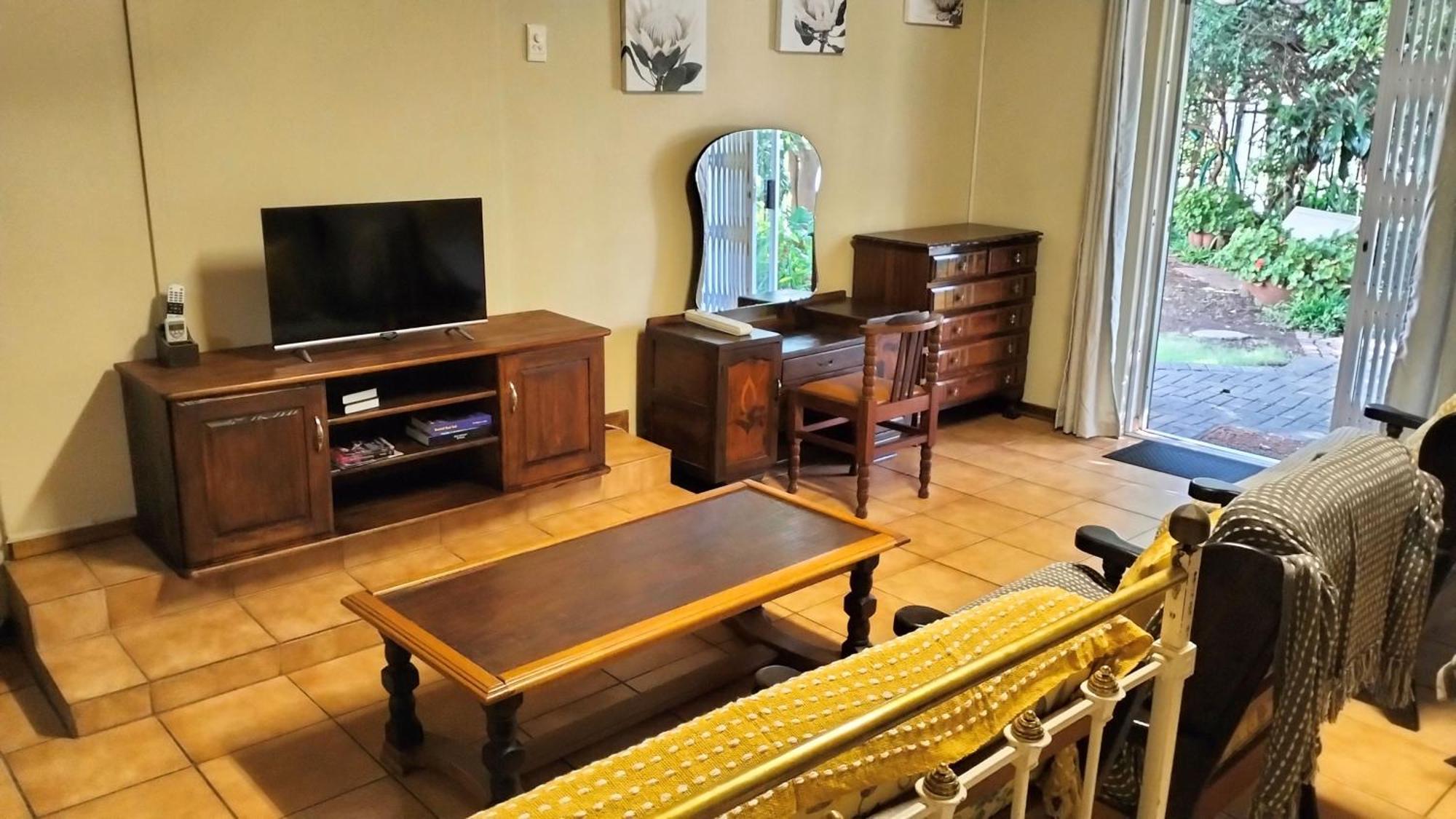 Anri Guesthouse Блоемфонтейн Екстериор снимка