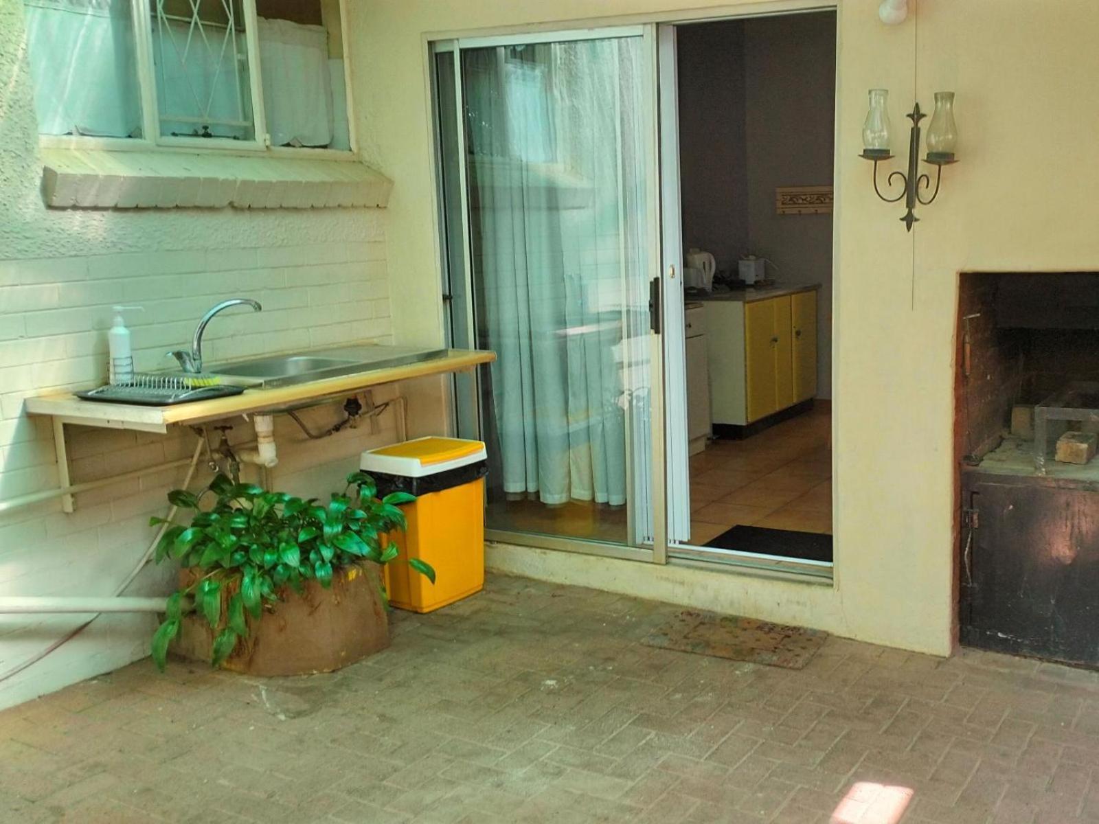 Anri Guesthouse Блоемфонтейн Екстериор снимка