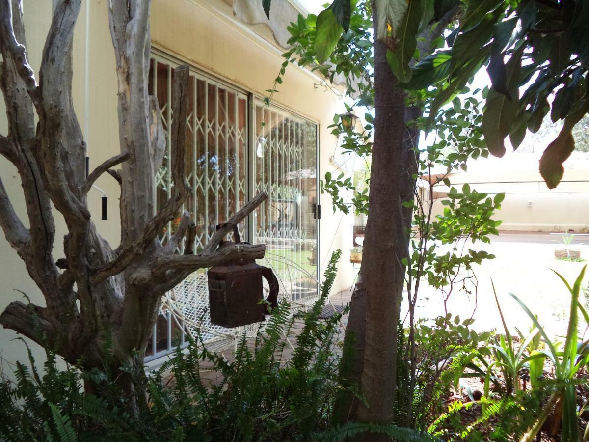 Anri Guesthouse Блоемфонтейн Екстериор снимка